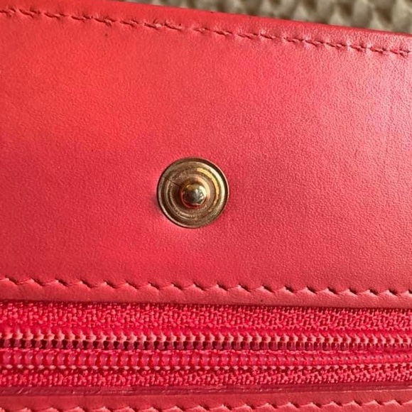 Price FIRM*CHANEL WOC in Caviar - Picture 12 of 17